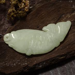 24.61克拉天然绿色硬玉，异形，40.3×14.9毫米，半透明