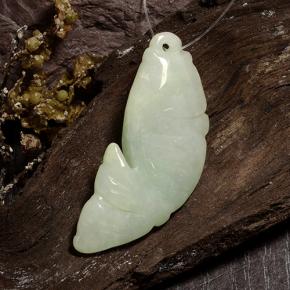 27.85克拉天然绿色硬玉，异形，37.3×16毫米，半透明