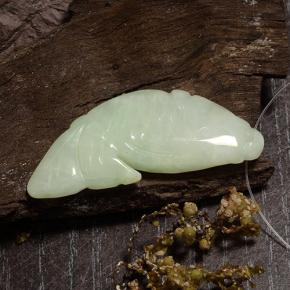27.85克拉天然绿色硬玉，异形，37.3×16毫米，半透明