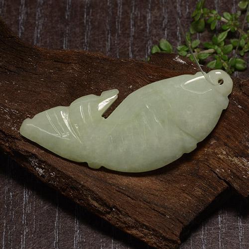 28.67克拉天然绿色硬玉，异形，41.5×15.1毫米，半透明