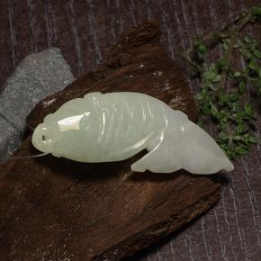 27.99克拉天然绿色硬玉，异形，42.1×14.7毫米，半透明