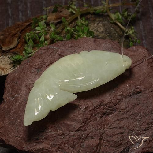 31.90克拉天然翡翠，花式切割，半透明