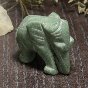 140.74克拉天然绿色硬玉，异形，35.7×18.8毫米，不透明