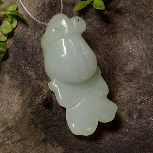 28.04克拉天然翡翠，异形，半透明