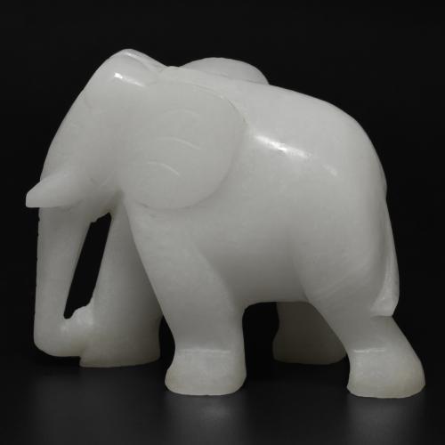 1256.64克拉天然翡翠，异形，不透明