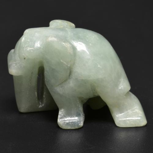 58.10克拉天然翡翠，异形，不透明