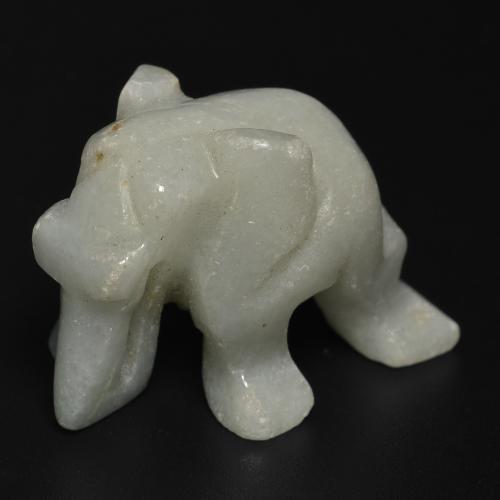 56.83克拉天然翡翠，异形，不透明