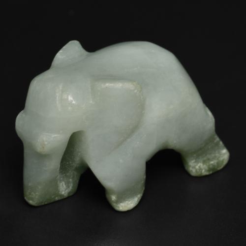 68.64克拉天然翡翠，异形，不透明