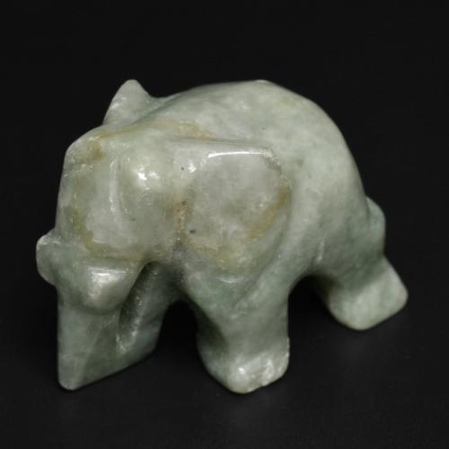 64.53克拉天然绿色硬玉，异形，26.2×15.4毫米，不透明