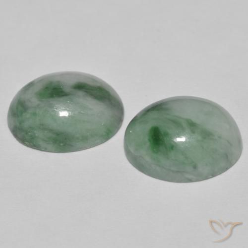 9.78克拉天然翡翠，椭圆形，不透明