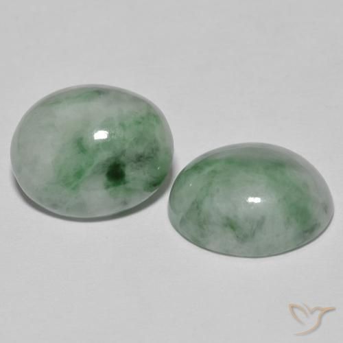 9.60克拉天然翡翠，椭圆形，不透明