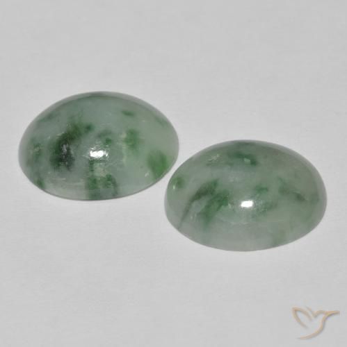 7.79克拉天然翡翠，椭圆形，不透明