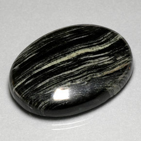 90.32克拉天然多色碧玉，椭圆形切割，39.1×30.1毫米，不透明