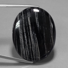 54.69克拉天然黑色碧玉，椭圆形切割，32.8×26.2毫米，不透明
