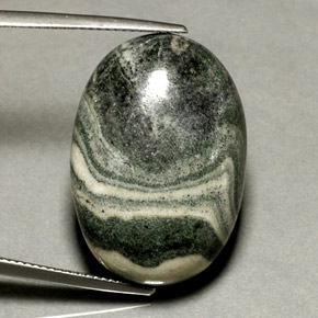 37.67克拉天然多色碧玉，椭圆形切割，26.9×18.8毫米，不透明