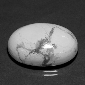 30.54克拉天然多色碧玉，椭圆形切割，25.8×18.5毫米，不透明