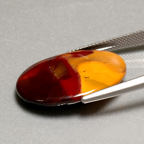 12.49克拉天然碧玉，椭圆形切割，不透明