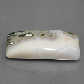 24.14克拉天然多色碧玉，长方形切工，29.6×14.8毫米，不透明