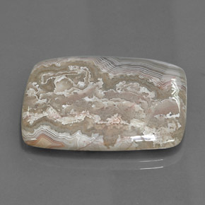 36.35克拉天然碧玉，狭长方形，不透明