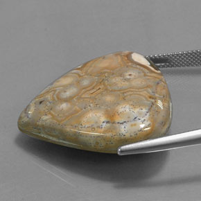 38.48克拉天然碧玉，梨形，不透明