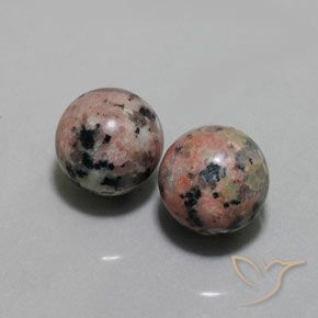 25.94克拉天然碧玉，球形，不透明