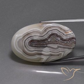 38.55ct 天然 彩色 碧玉, 椭圆形, 不透明