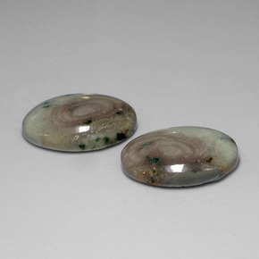 34.41克拉天然碧玉，椭圆形切割，不透明