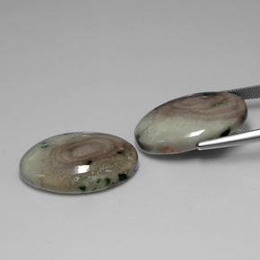 34.41克拉天然碧玉，椭圆形切割，不透明