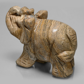 576.48克拉天然碧玉，异形，不透明