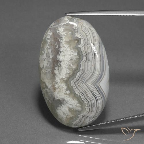 29.38ct 天然 彩色 碧玉, 椭圆形, 不透明