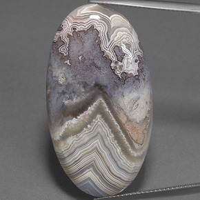 28.87克拉天然多色碧玉，椭圆形切割，36×20.5毫米，不透明