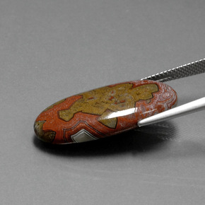 14.86克拉天然碧玉，椭圆形切割，不透明