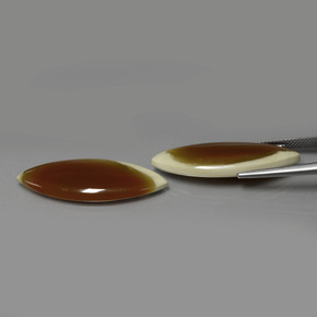 天然多色碧玉，马眼形，33.9×12.3毫米，半透明