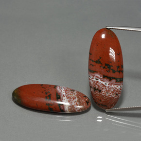 33.98克拉天然碧玉，椭圆形切割，不透明