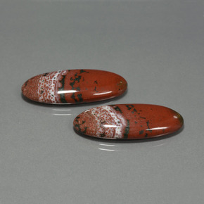 33.98克拉天然碧玉，椭圆形切割，不透明