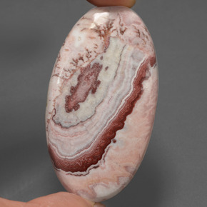 55.89克拉天然碧玉，椭圆形切割，不透明