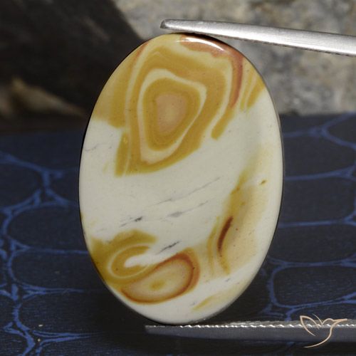 20.47ct 天然 彩色 碧玉, 椭圆形, 不透明