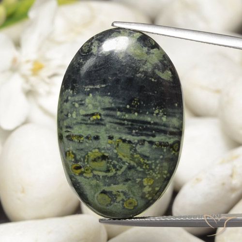 32.54ct 天然 彩色 碧玉, 椭圆形, 不透明