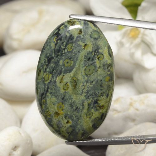 35.03ct 天然 彩色 碧玉, 椭圆形, 不透明