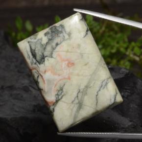 59.34克拉天然碧玉，狭长方形，不透明