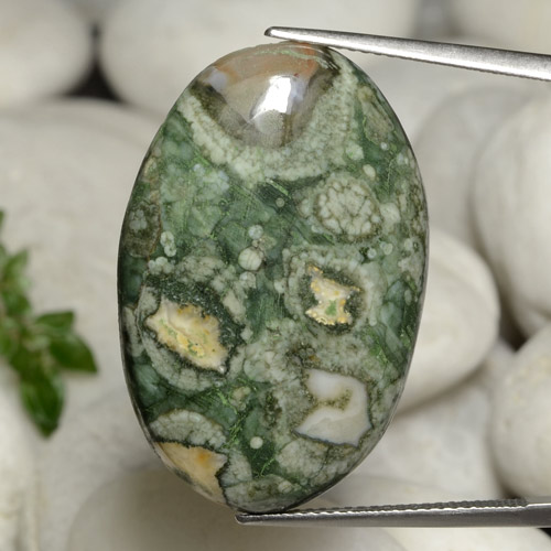 25.06克拉天然碧玉，椭圆形切割，不透明