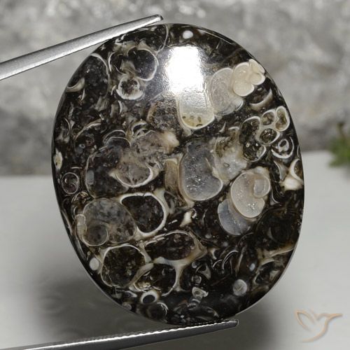 37.36ct 天然 彩色 碧玉, 椭圆形, 不透明