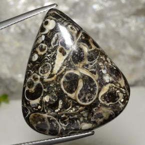 34.34克拉天然多色碧玉，梨形，30.5×26.3毫米，不透明