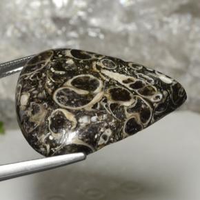 34.34克拉天然多色碧玉，梨形，30.5×26.3毫米，不透明