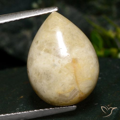 8.73克拉天然碧玉，梨形，不透明