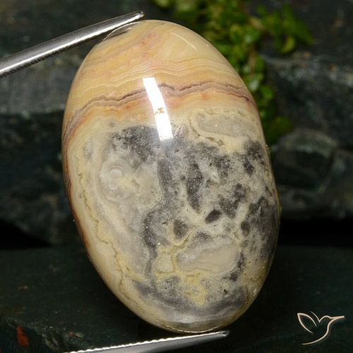 60.46ct 天然 彩色 碧玉, 椭圆形, 不透明
