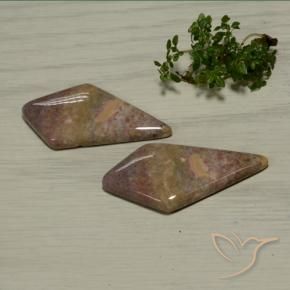 48.56克拉天然碧玉，花式切割，不透明