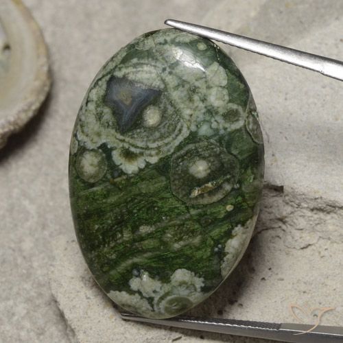 29.52ct 天然 彩色 碧玉, 椭圆形, 不透明