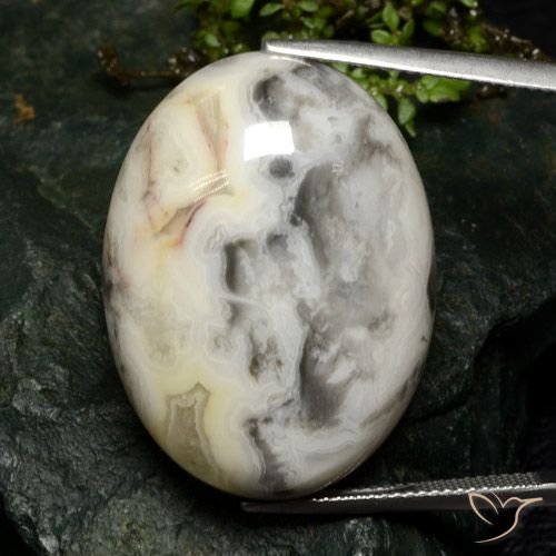 46.92ct 天然 彩色 碧玉, 椭圆形, 不透明