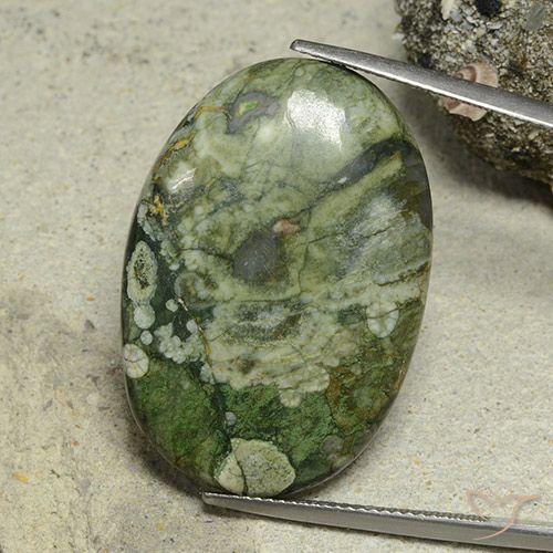 30.68ct 天然 彩色 碧玉, 椭圆形, 不透明